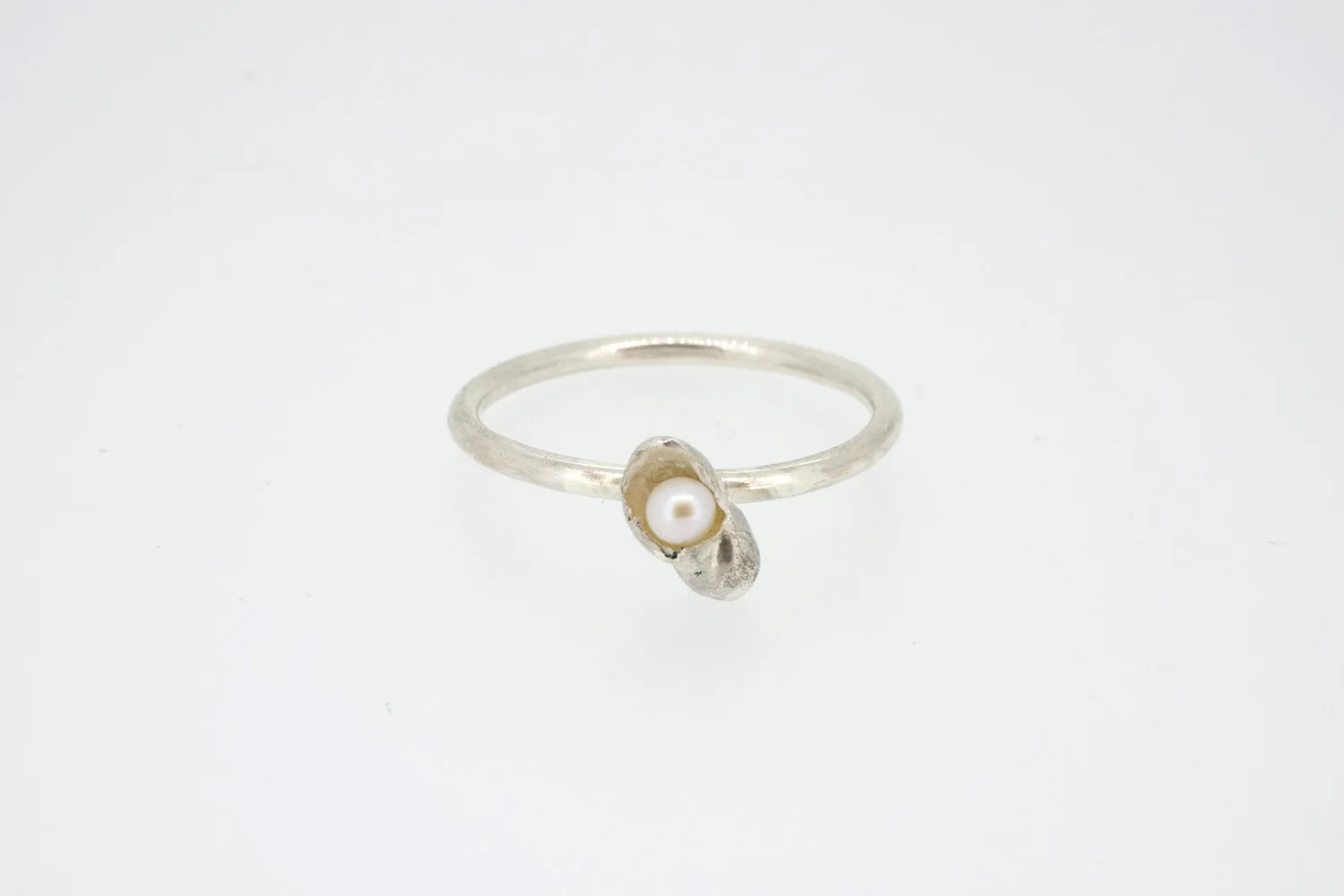 Pearl Shell Ring Laura Ngyou
