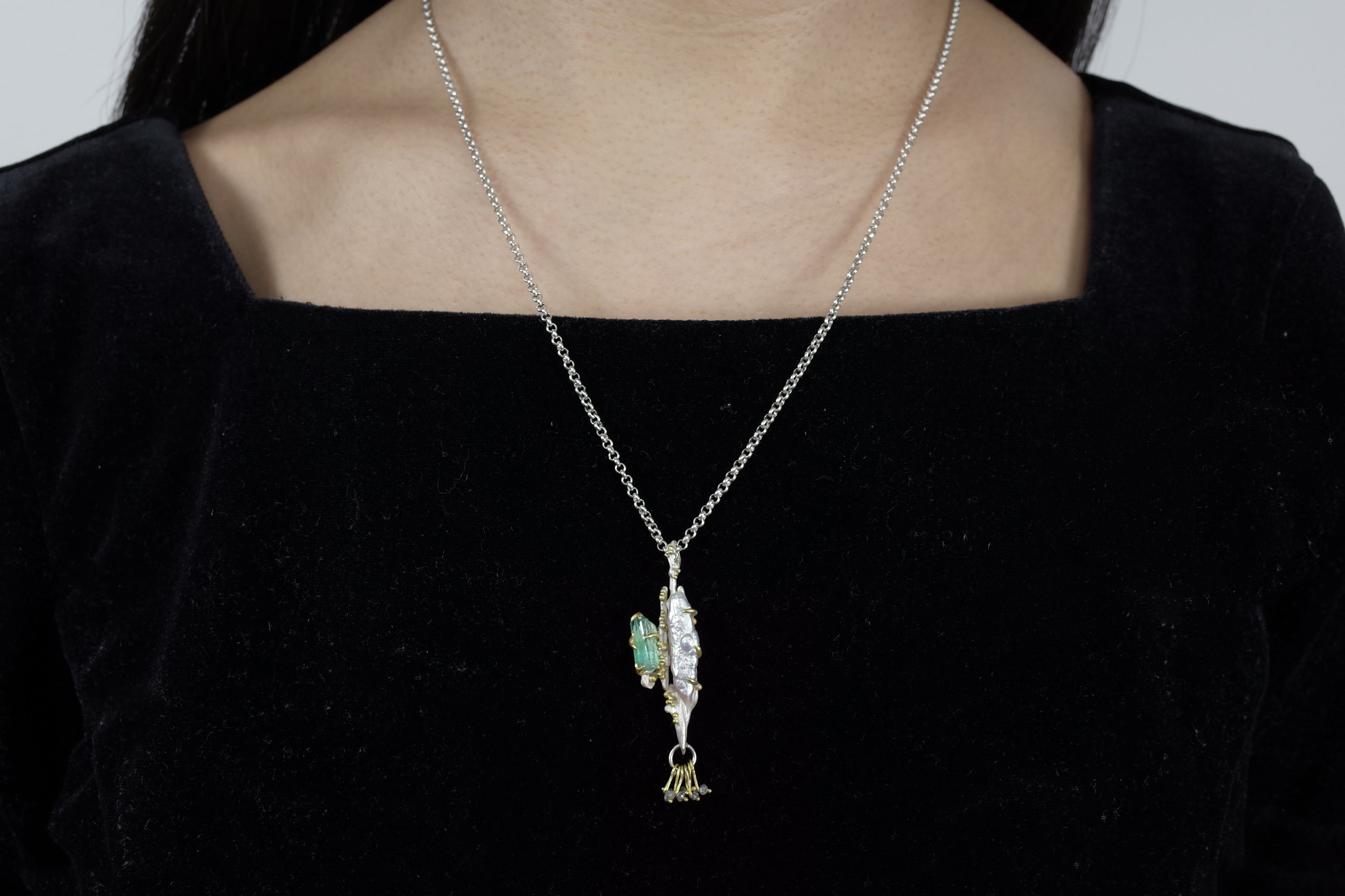 Nereides Pearl Pendant_Model.jpg
