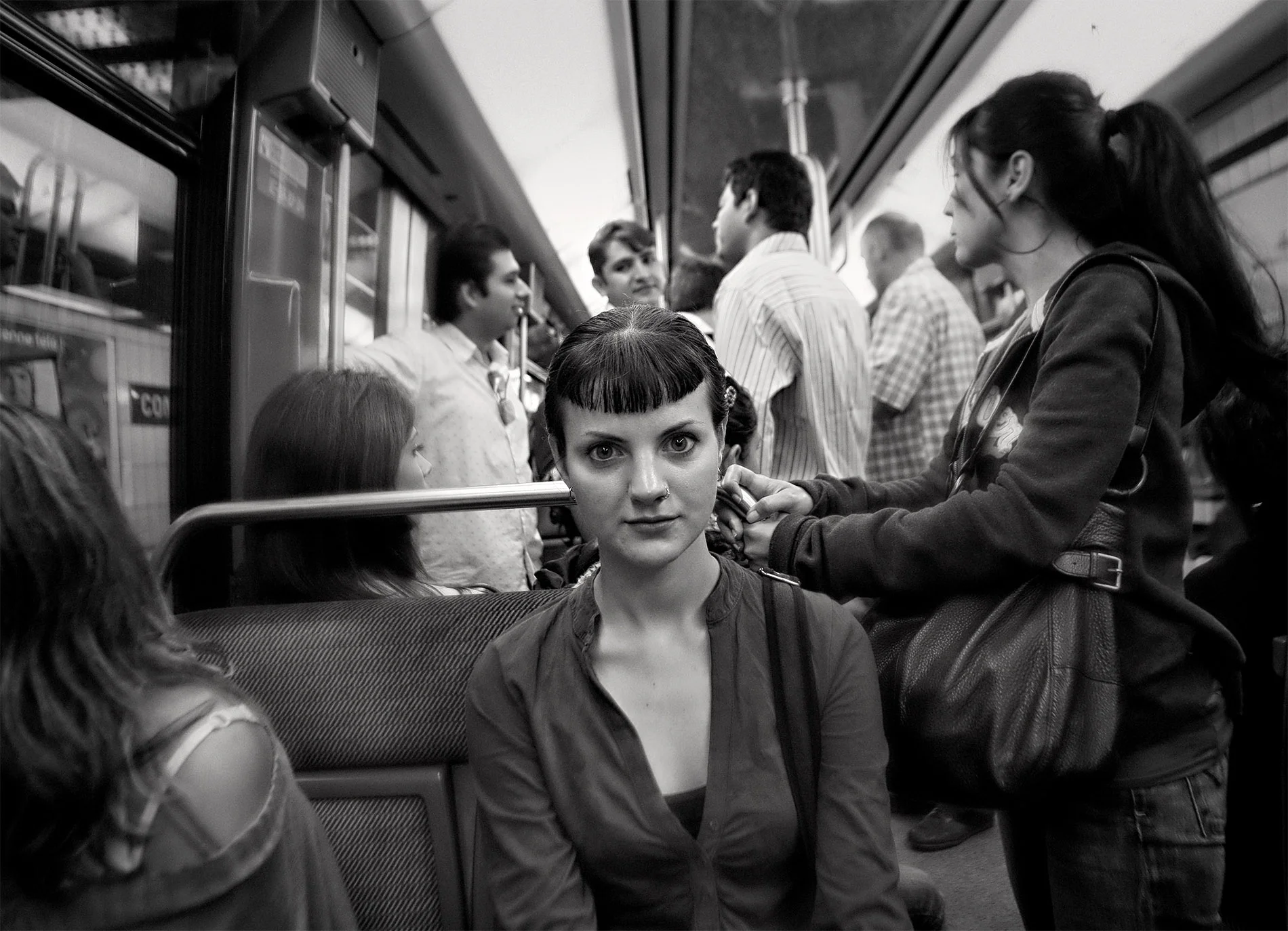 En tydlig blick av en fokuserad vän. Vi dansade tango i många år och på bilden är vi på väg med tunnelbanan i Paris för att dansa. Fina minnen :) Foto Mikael Wallerstedt