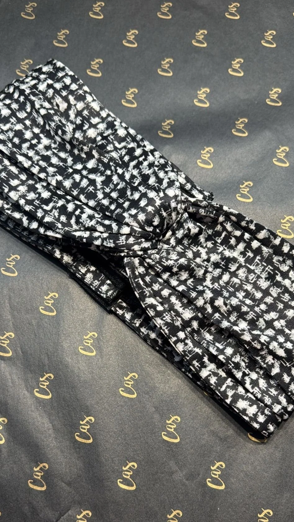 Turban noir et blanc