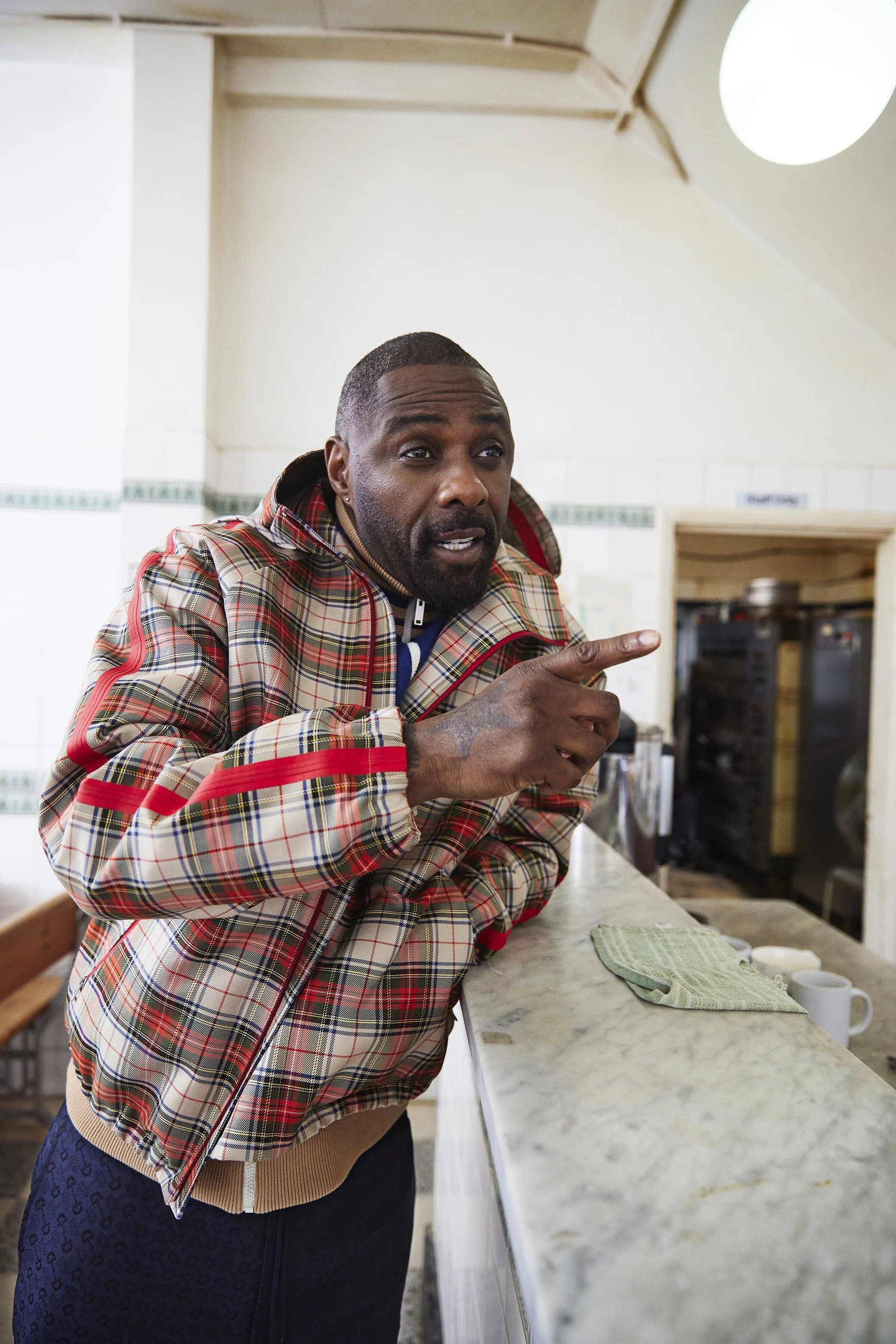 S03_Mr.Elba_038f1LOW.jpg