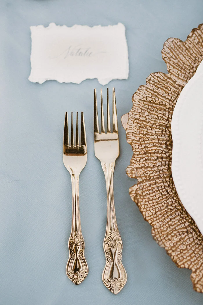 coastal-quartz-gemstone-pastel-coastal-blue-wedding-inspiration15