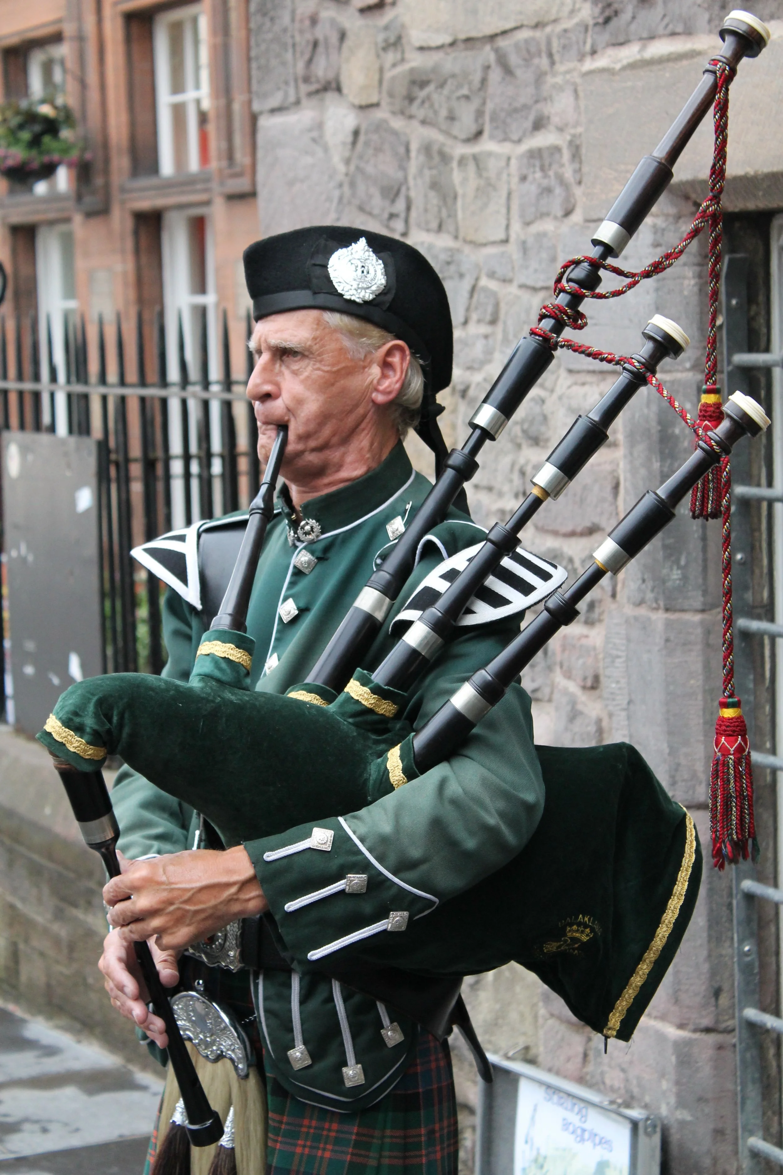 bagpipes-215549.jpg