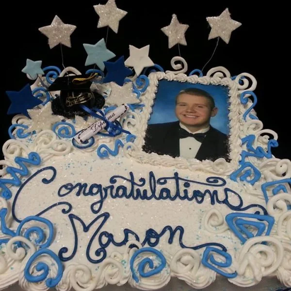 GRADUATION CAKE