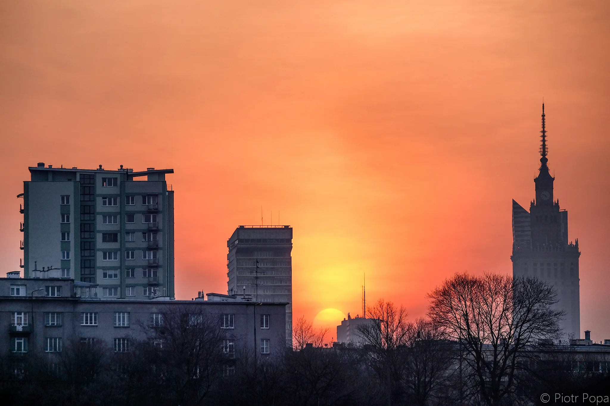  At the edge of tomorrow 