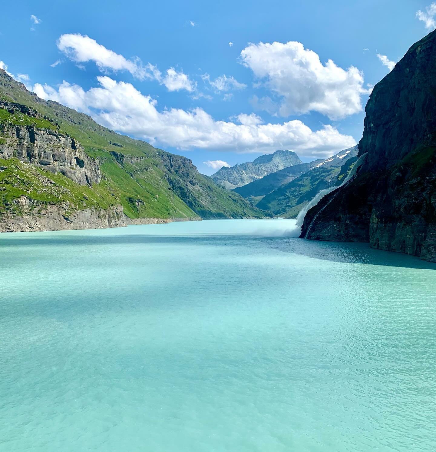 Haute Route Day 3: A very early &ldquo;nearo&rdquo;, leaving the trail to visit old friends!

&ldquo;This day truly was a testament to the kindness and generous spirit of not just the Swiss, but of travellers. We hitched with a Swiss farmer to the ne