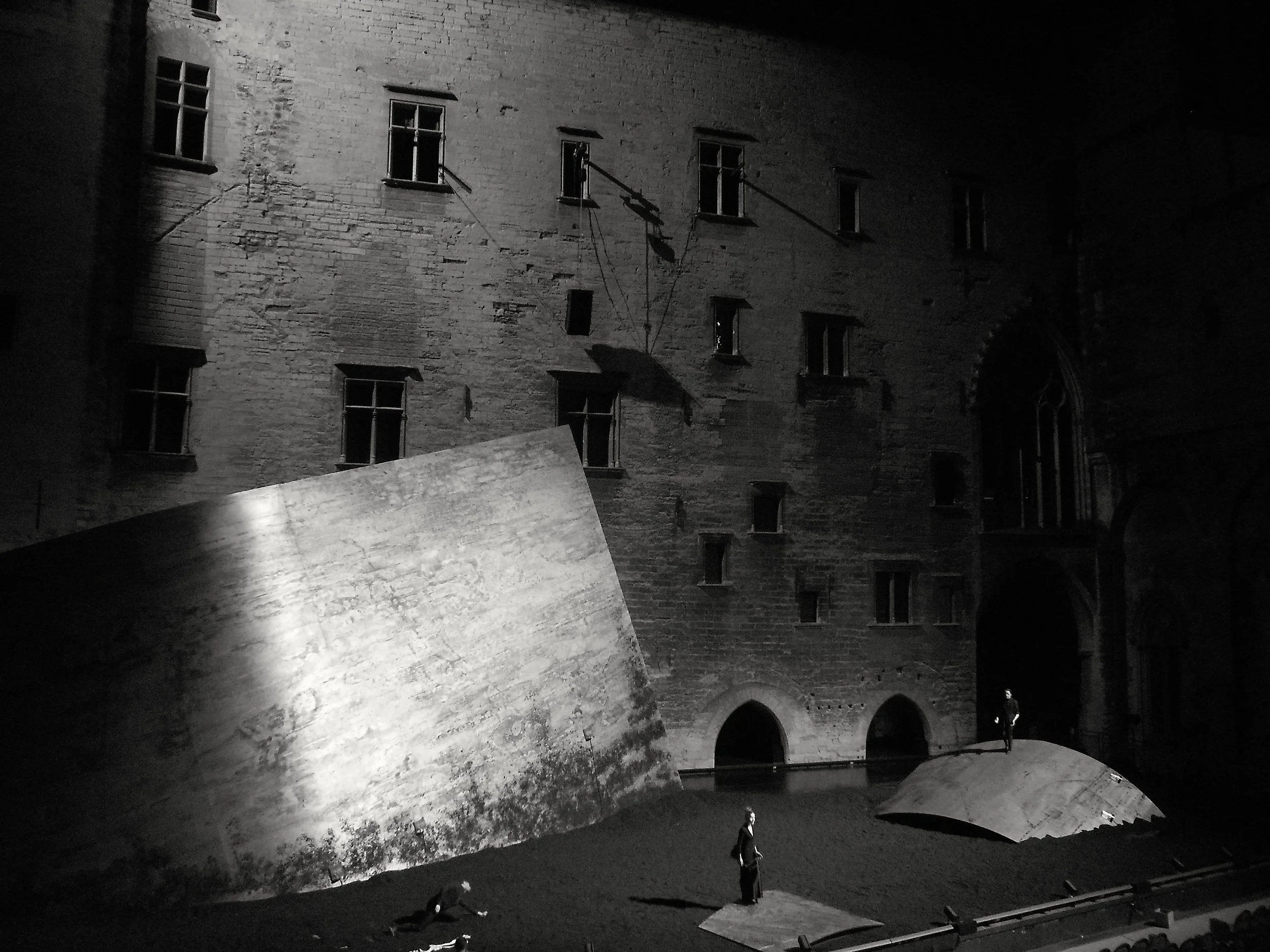 La Mouette - directed by Arthur Nauzyciel for Cour D'Honoeur, Avignon Festival, France.