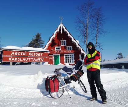 Weihnachtsmann gefunden: Tim Moore in Finnland.