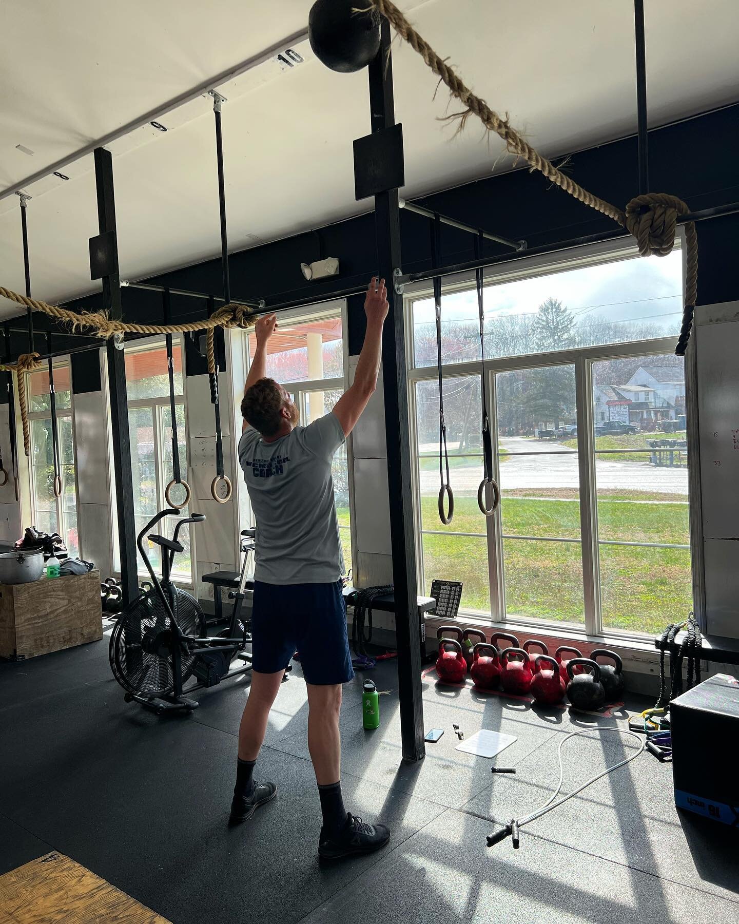 Joe doing wall balls. 9ft windows for scale&hellip;.