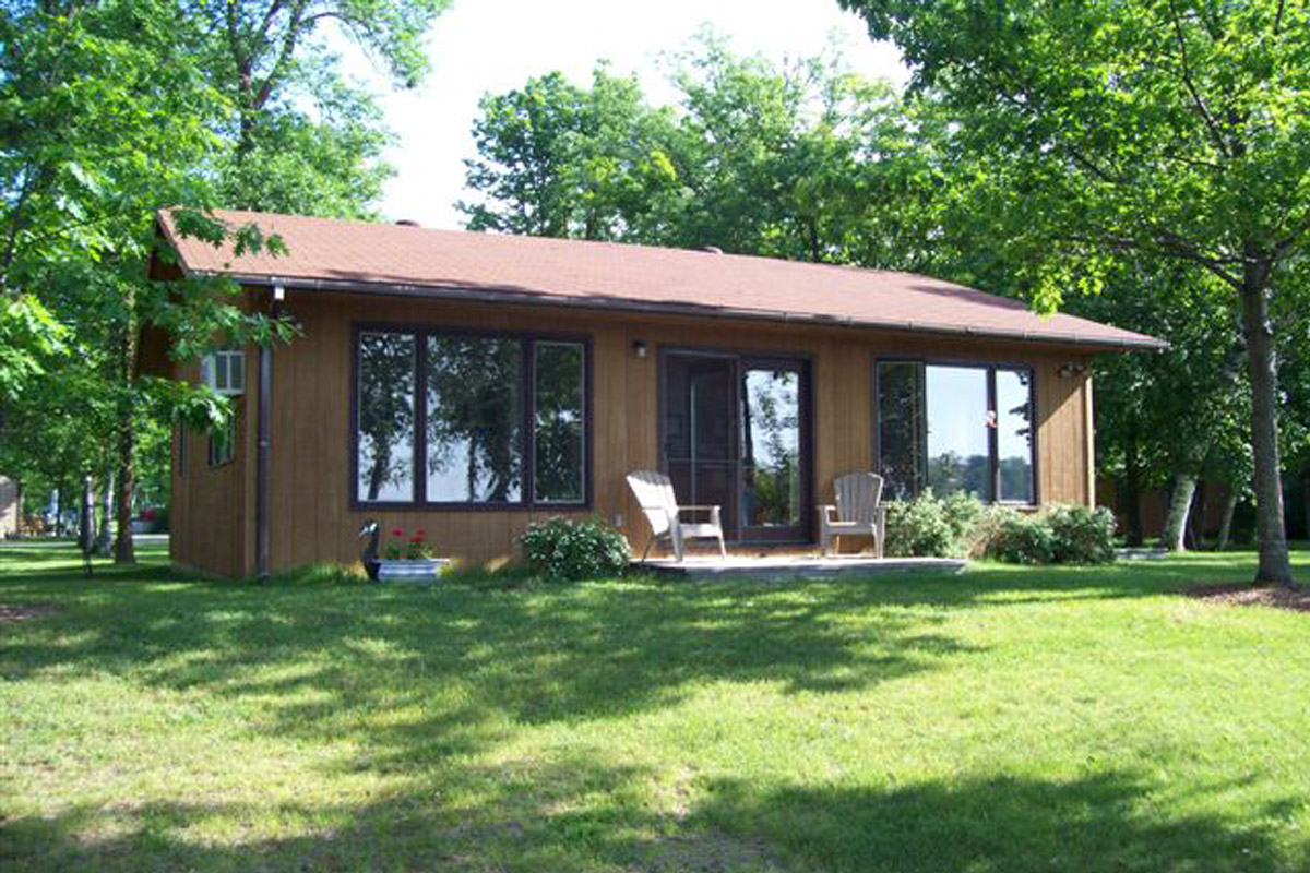 cabin_1grn.jpg
