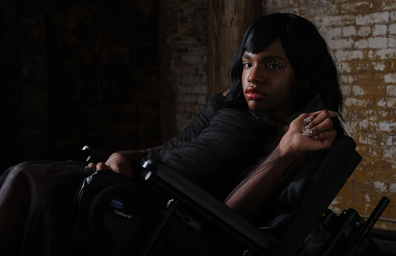 Modelsdot - Aaron Phillip Interview 