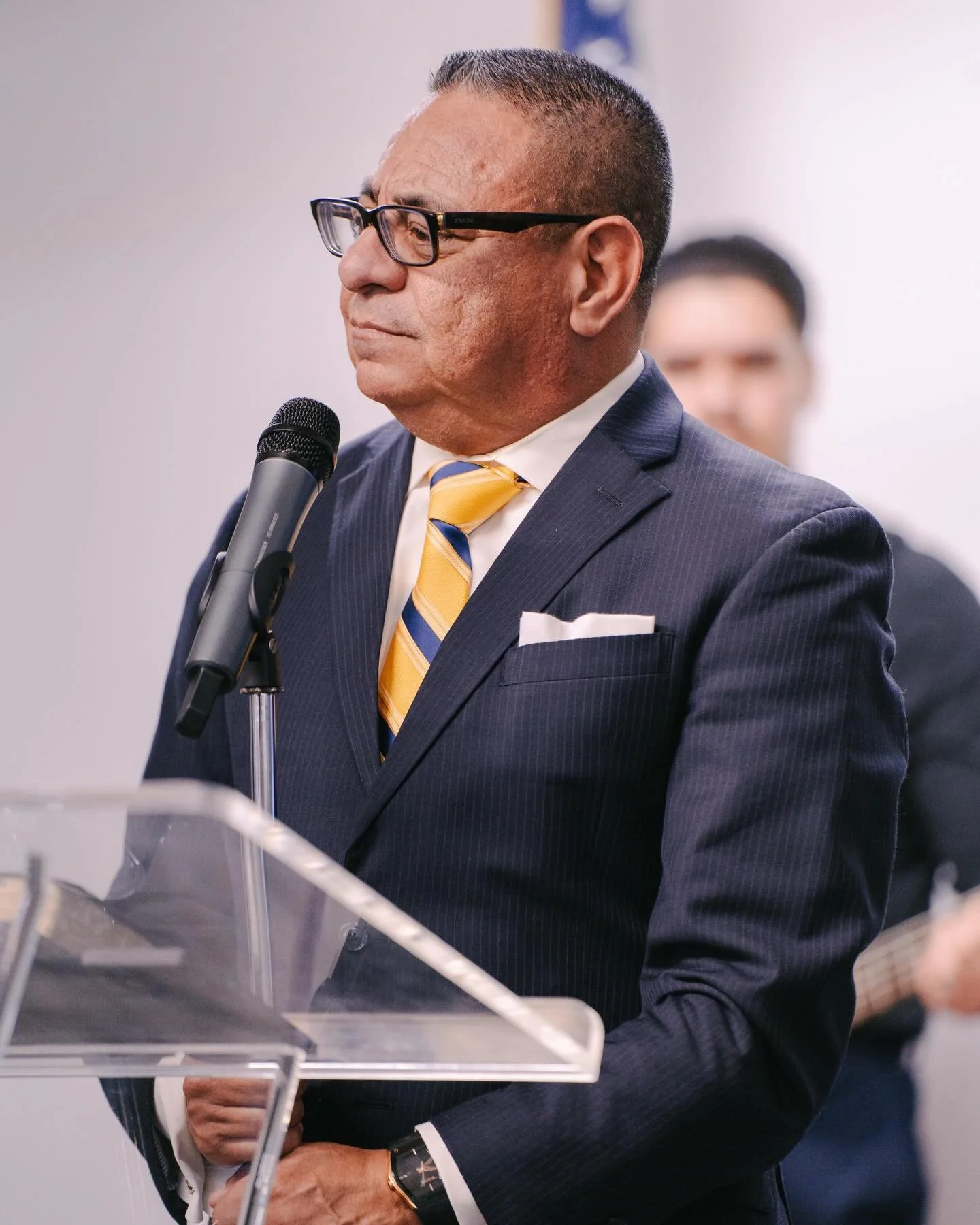 &ldquo;Y el Dios de la paciencia y de la consolaci&oacute;n os d&eacute; entre vosotros un mismo sentir seg&uacute;n Cristo Jes&uacute;s, para que un&aacute;nimes, a una voz, glorifiqu&eacute;is al Dios y Padre de nuestro Se&ntilde;or Jesucristo.&rdq