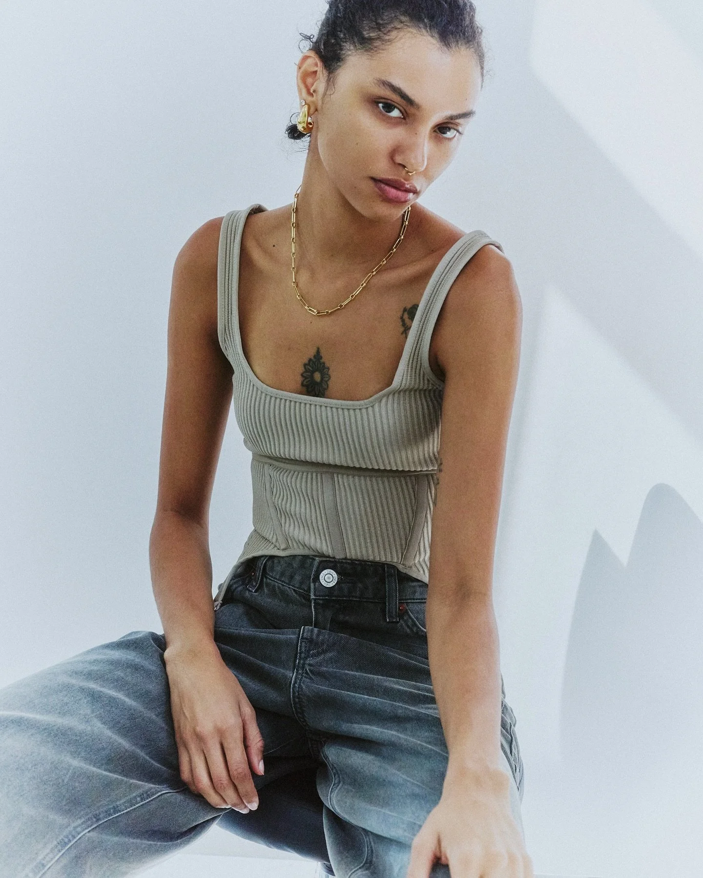 Casting @cassibarbosaa @thehivemodels