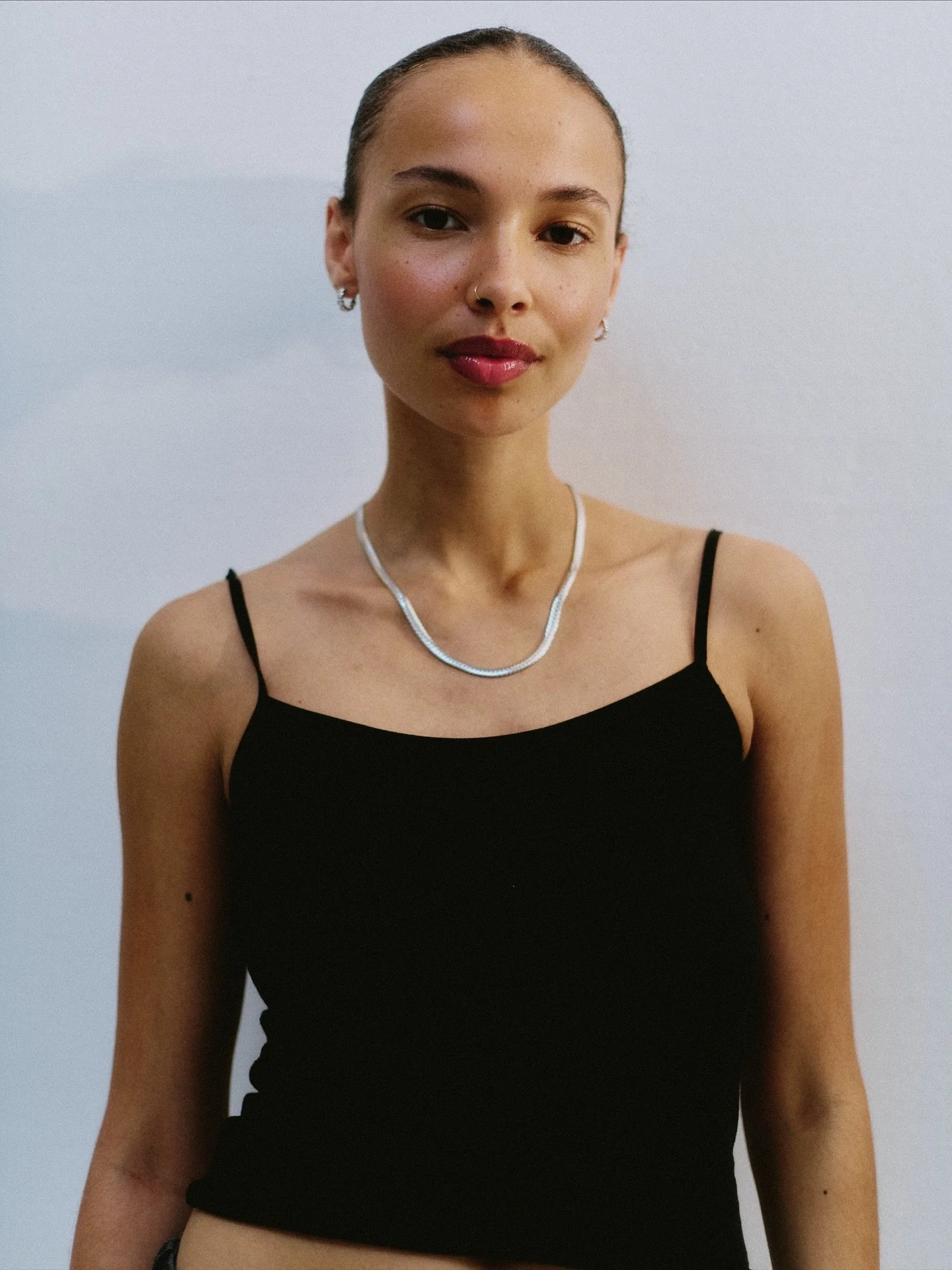 Casting @selma.shaeb @models1 📸

Very quickly tried out some artificial light out of curiosity. A continuous light with a warmer temperature set very low as I didn&rsquo;t have much time and hadn&rsquo;t tried this before. The ambient daylight in th