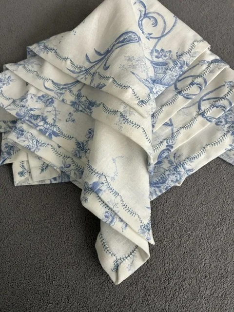 #689_Napkins_Napkins in Blue Toile_bunch_08_15_26.jpeg