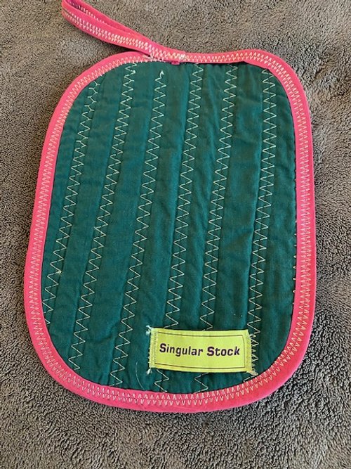 Pot Holder_#637_Calico Dogs_back_05_09_25.jpeg