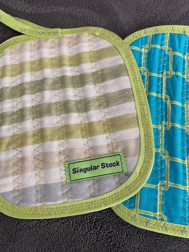 #667_Potholder_Lime Lattice_back_11_25_25.jpeg