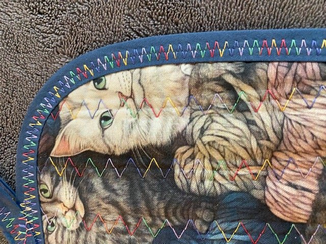 Pot Holder_#644_Blue Yarn Cats_detail_05_09_25.jpeg