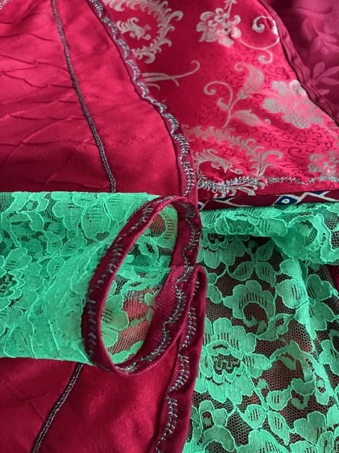 Christmas Tree Skirt_#681_Greens N' Reds_close-up_04_30_26.jpeg