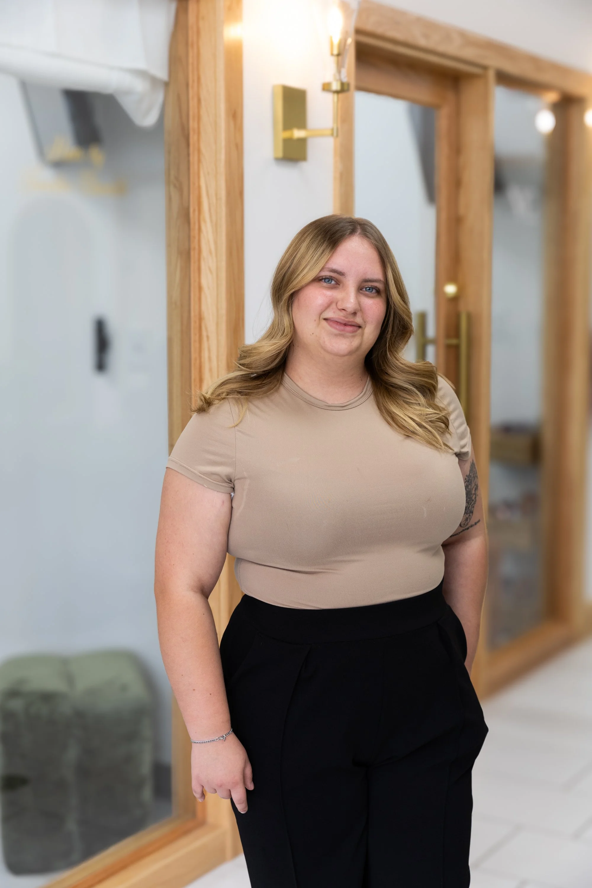 Full-body women's portrait photography El Paso Texas – professional photo session indoors by Jeanette Nevarez Photography