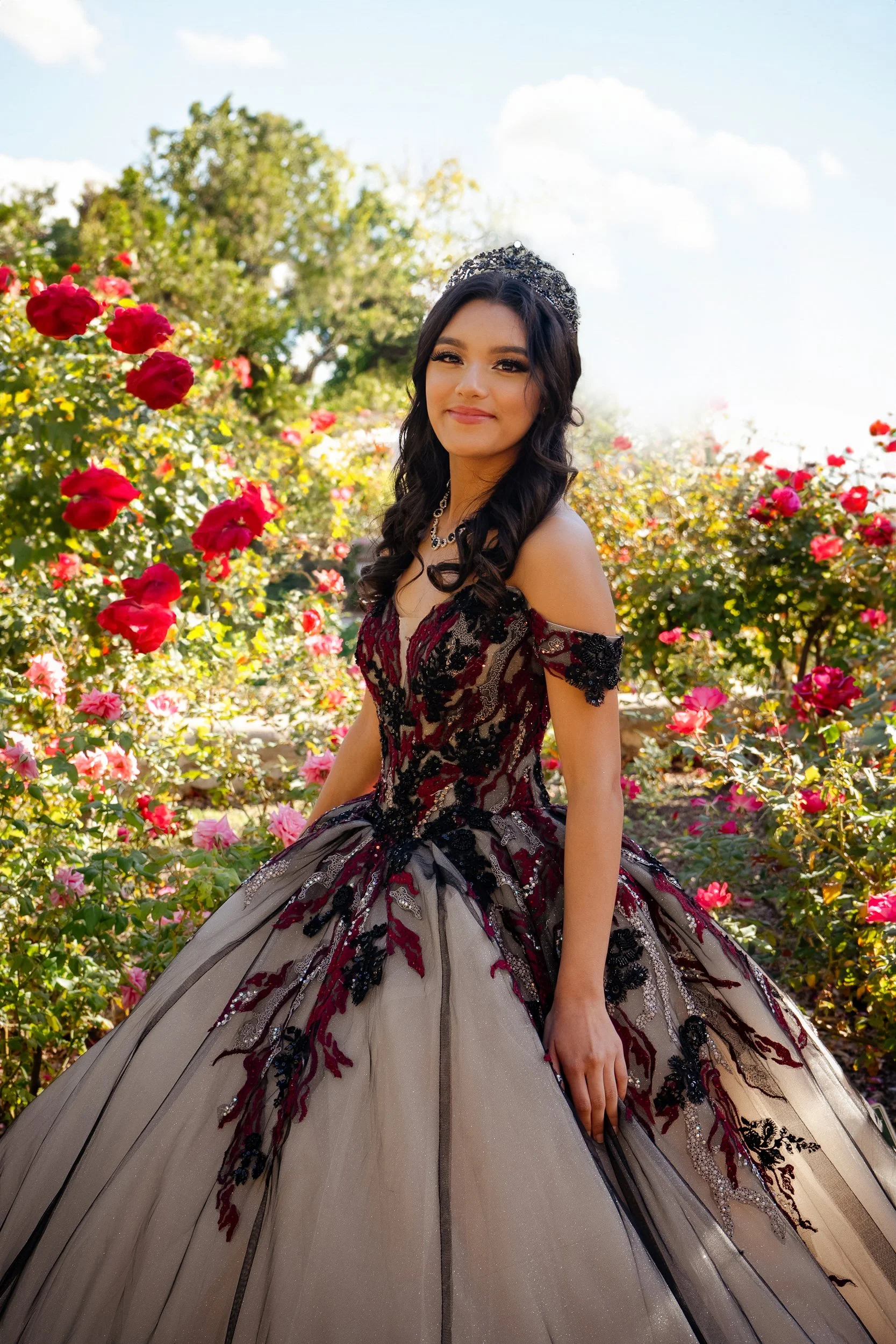 Quinceañera portrait photography El Paso Texas – elegant ball gown photo session in rose garden by Jeanette Nevarez Photography