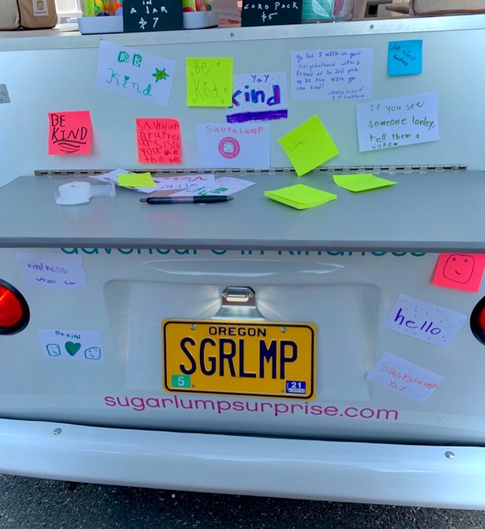 We absolutely love how these kids decorated the back of the truck😍 Simple messages of kindness can make someone&rsquo;s day, so BE KIND TODAY!! Hold the door open for someone, smile at someone on the street, compliment a stranger. Sugarlump challeng