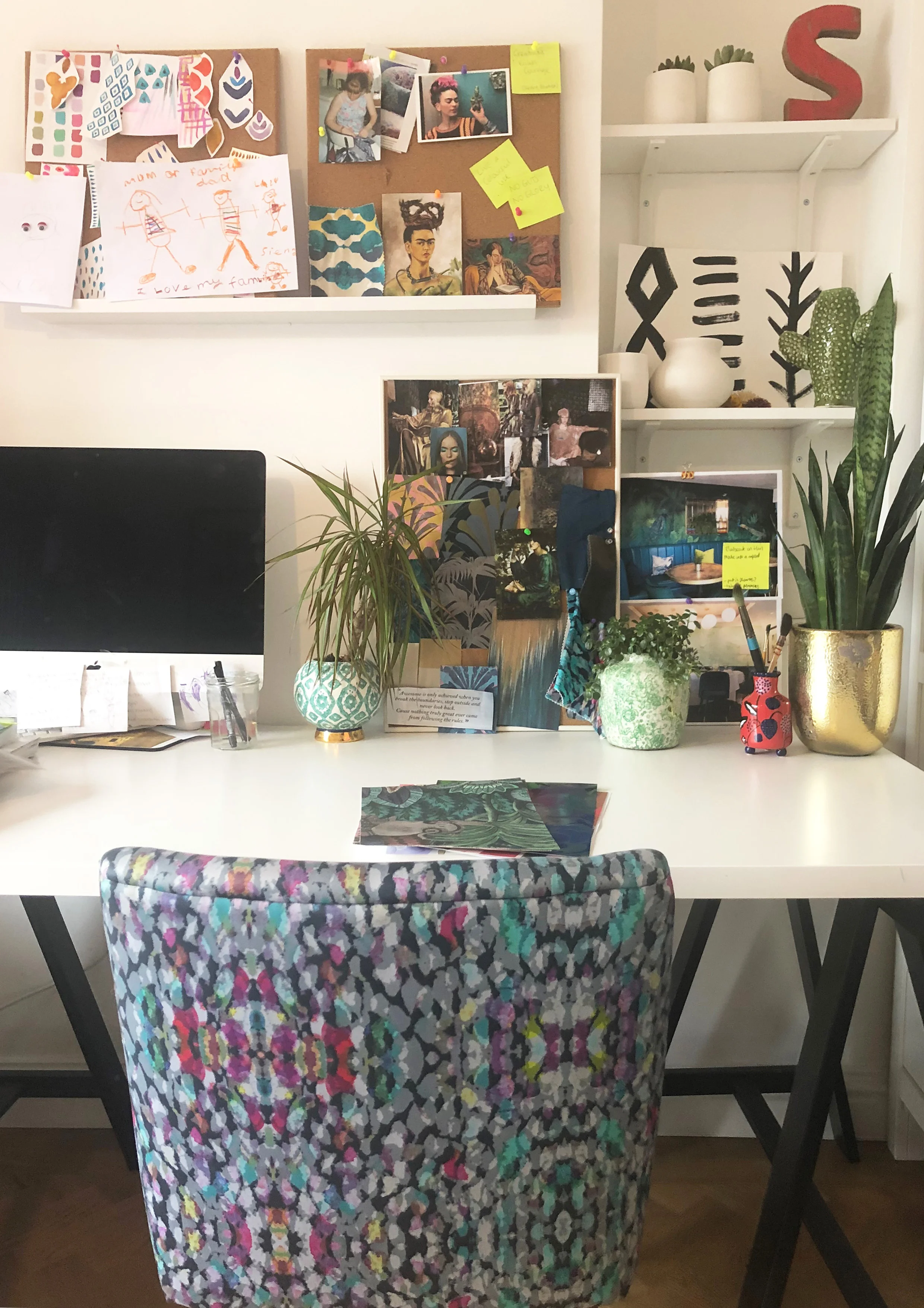 bog pic desk .jpg