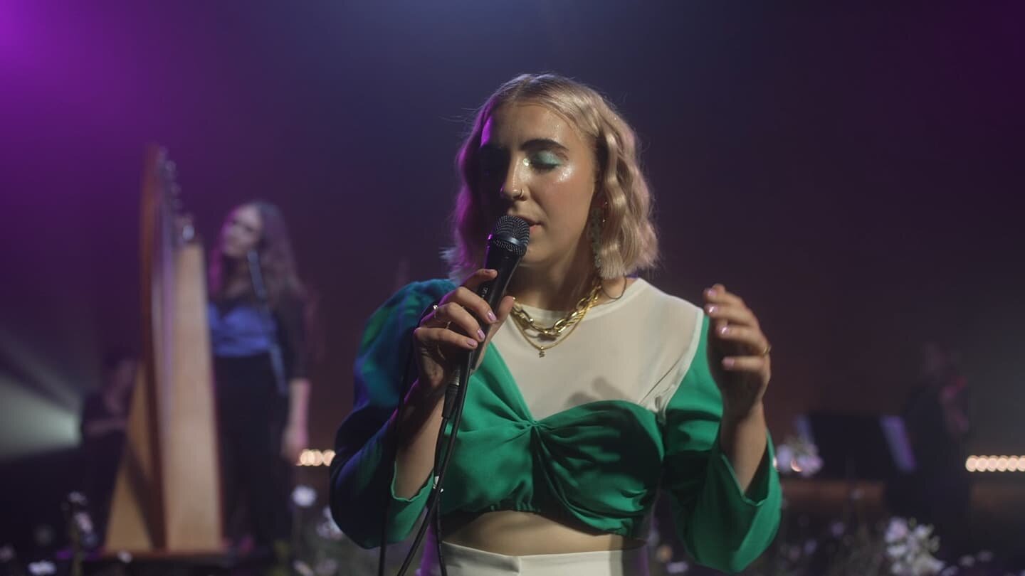 Exactly 1 year on since the the Guildhall @othervoiceslive show in Derry it was great to be back working on a @TinyArk and @saint_sister_  collaboration again. Last night they were joined by @crashensemble and @lisahannigan 😍

Here's a few screengra