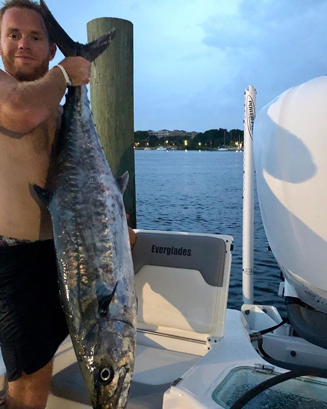 The fish are biting!! Book your trip today!!! #castright #castrightcharters #penn #everglades #capehorn #saltwaterfishing #fishing #kingmackeral #redsnapper #redfish #destin #okaloosaisland