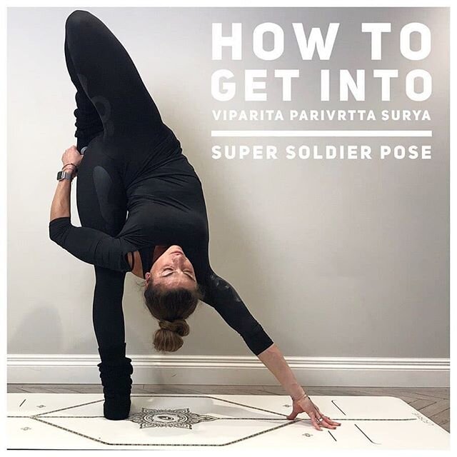 📷 @inspiremyyoga 
Swipe to see how to enter  #ViparitaParivrttaSuryaYantrasana &harr;️ #SuperSoldierPose or #InvertedCompassPose on @yogaalignment .
.
Using a block and a wall can help you develop balance as you progress into this pose and a great w