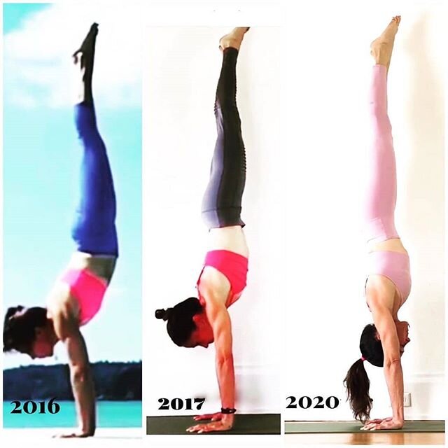 📷 @susanbishopyoga
Woohoo! 🎉 I&rsquo;ve found vertical in my #HandstandPose &harr;️ #AdhoMukhaVrksasana ! But it didn&rsquo;t happen overnight. More like over 704 nights (2 years!!) 💕 !!
.
.
First remember everyones vertical will look different be