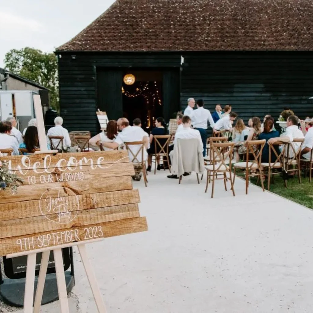 Capturing your wedding day is such an important part of your wedding day @carolineopacicphotography 🤍 
&bull;
#thebarnatbrookendgreenfarm #barnweddingvenue #barmweddings #bedfordshireweddingvenue #barnweddingvenues