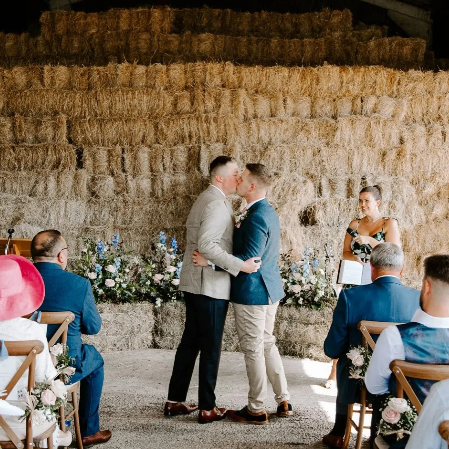 The Barn Weddings, offering versatile spaces to have your ceremony, dine and dance 🤍 
&bull;
Venue @thebarnatbrookendgreenfarm 
Photos @carolineopacicphotography 
Catering @craftcleaver 
Coffee @waddingtonontheroad 
&bull;
#bedfordshireweddings #wed