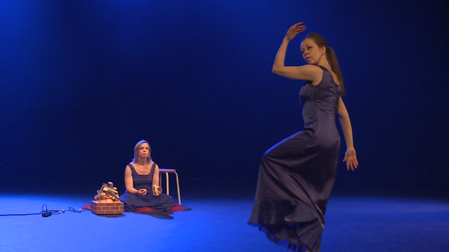 Siri &amp; Snelle produksjoner Collapsing Distance 2:0