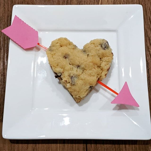 Our Cupid Chocolate Chip Cookie! The secret ingredient is always Love! Happy &hearts;️ Day! Arrow shapes made on @officialcricut #kidswhobake #foodcraft #cookingcrewschool #welovecelebrating