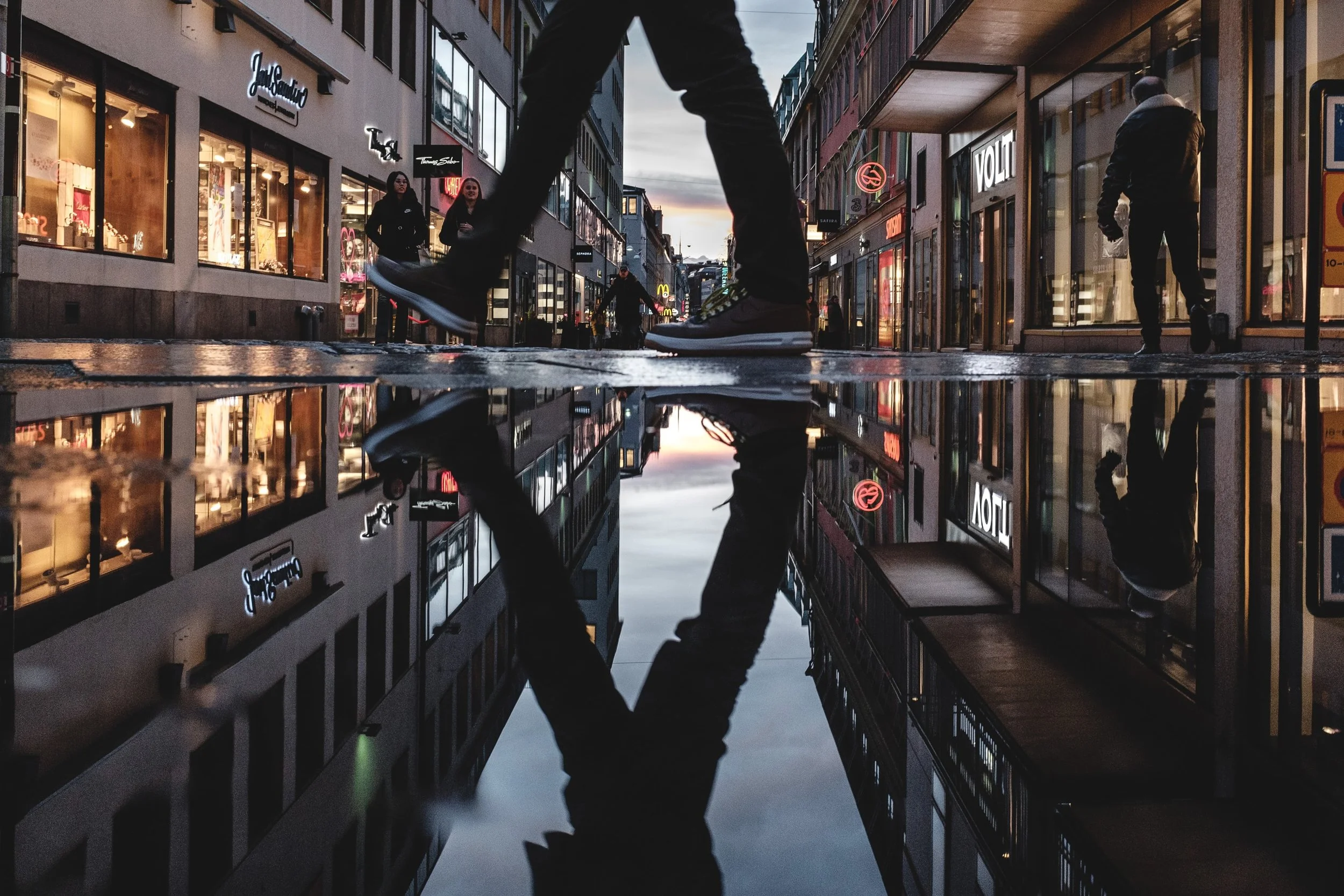 What Does the Logic of Jesus Towards Economic Justice Look Like in our Contemporary Society?