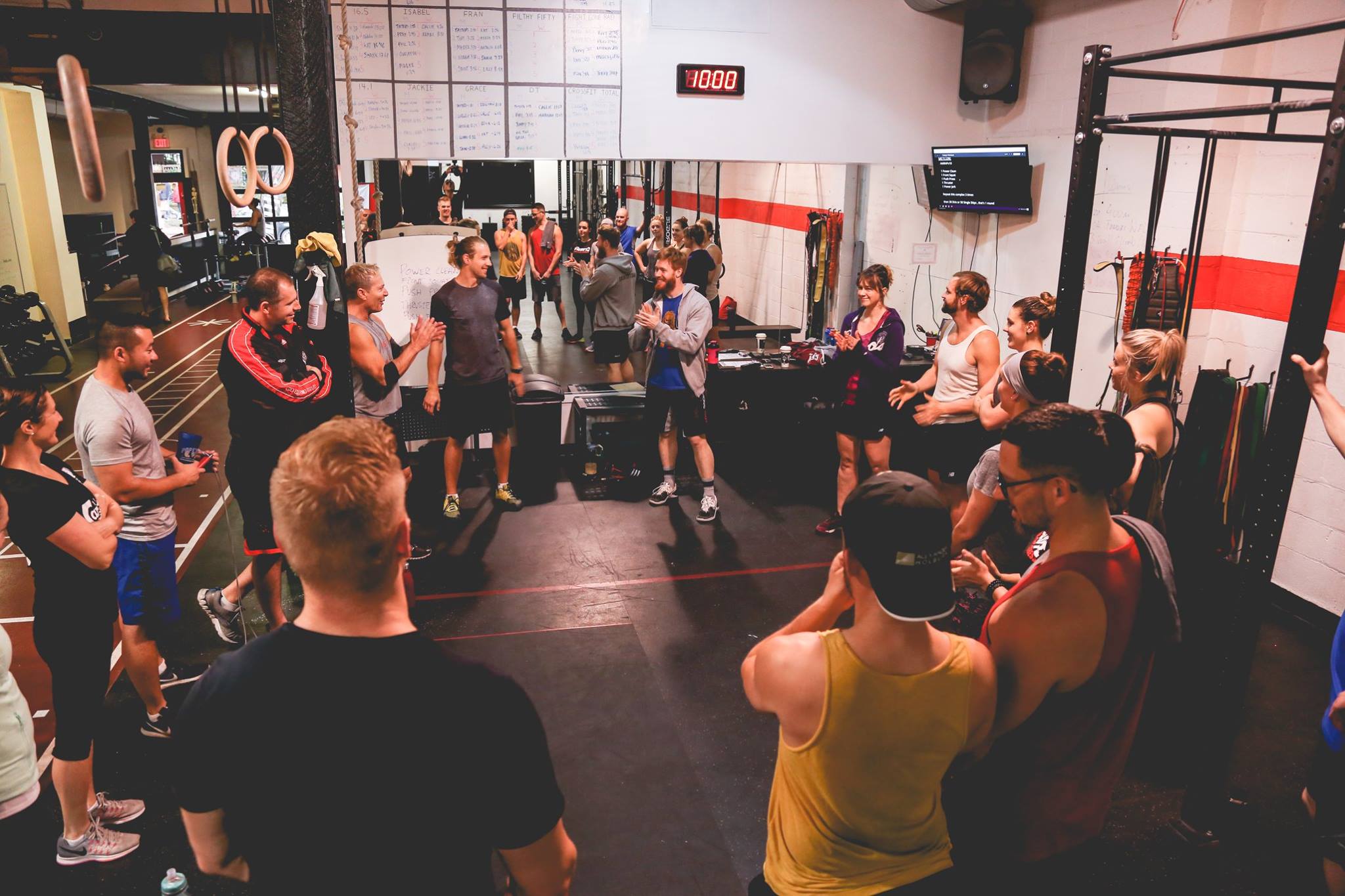 Andy Coaching A Class of CrossFitters