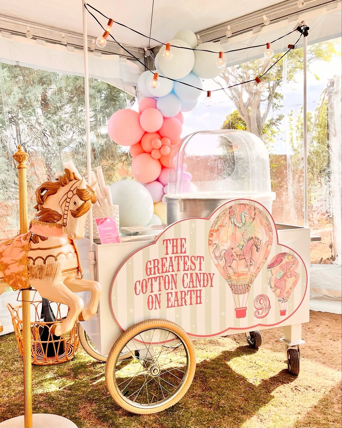 Cece&rsquo;s Greatest Carnival on Earth was everything 🎪💕
Carnival is such a fun theme and such a perfect match for us! This time: cotton candy and popcorn carts, with custom signage by the amazing @andreatierneylv 
Obsessed with the details by @bl
