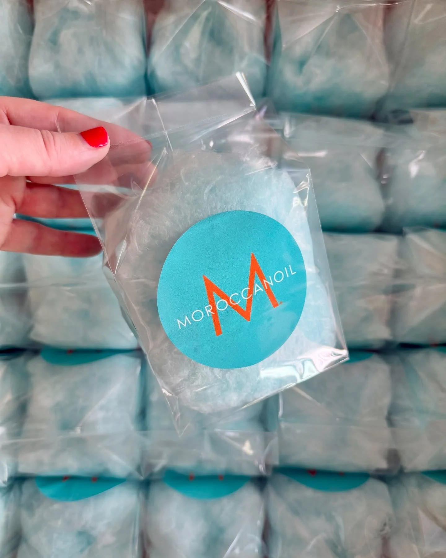 Feeling on cloud nine delivering for the iconic @moroccanoil 💙
We&rsquo;re grateful for the trust and always ready to bring the fluff anytime you need it! ☁️