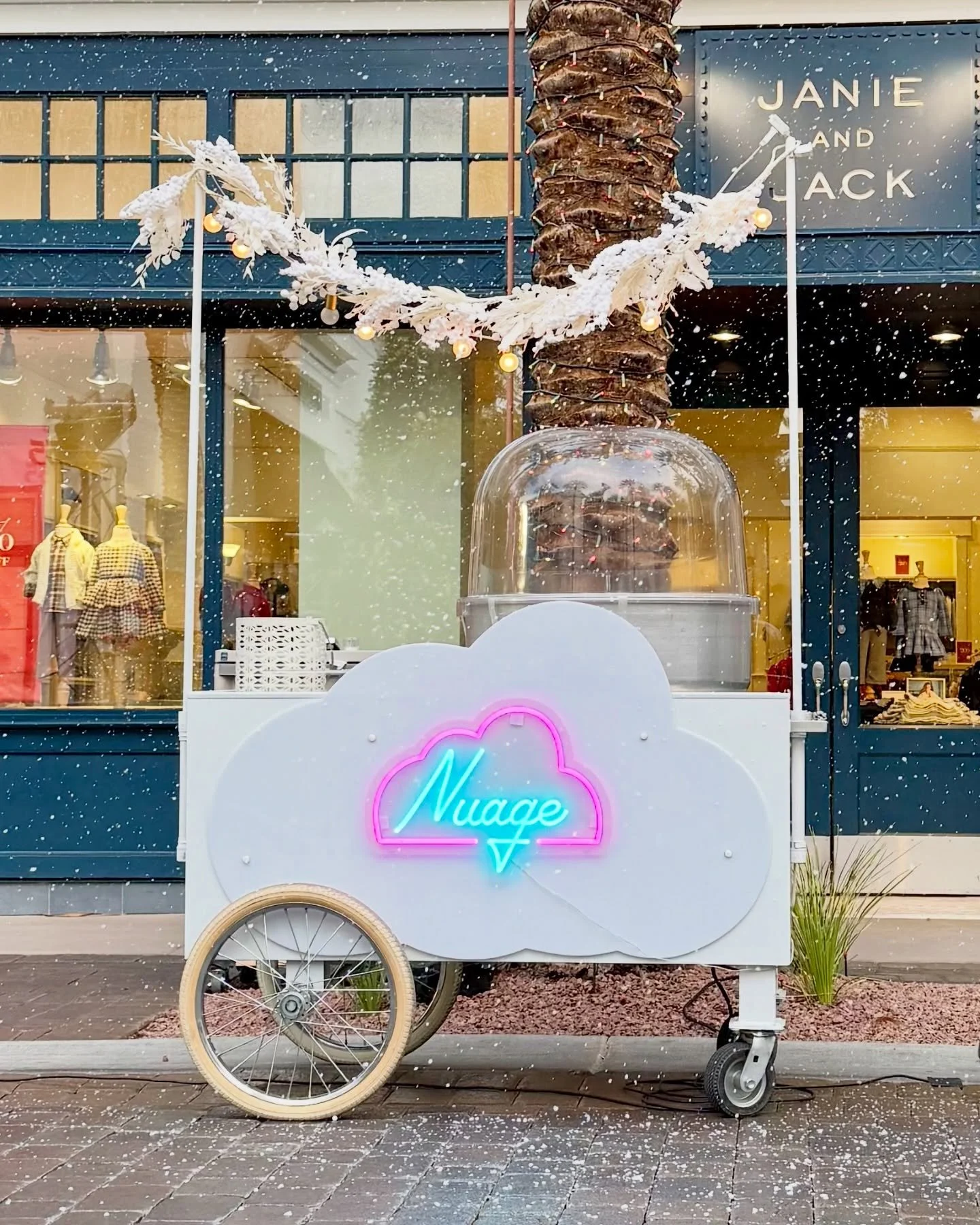 This holiday season has filled our hearts. Grateful for every beautiful event, every smile, and the chance to add a little extra magic along the way ✨