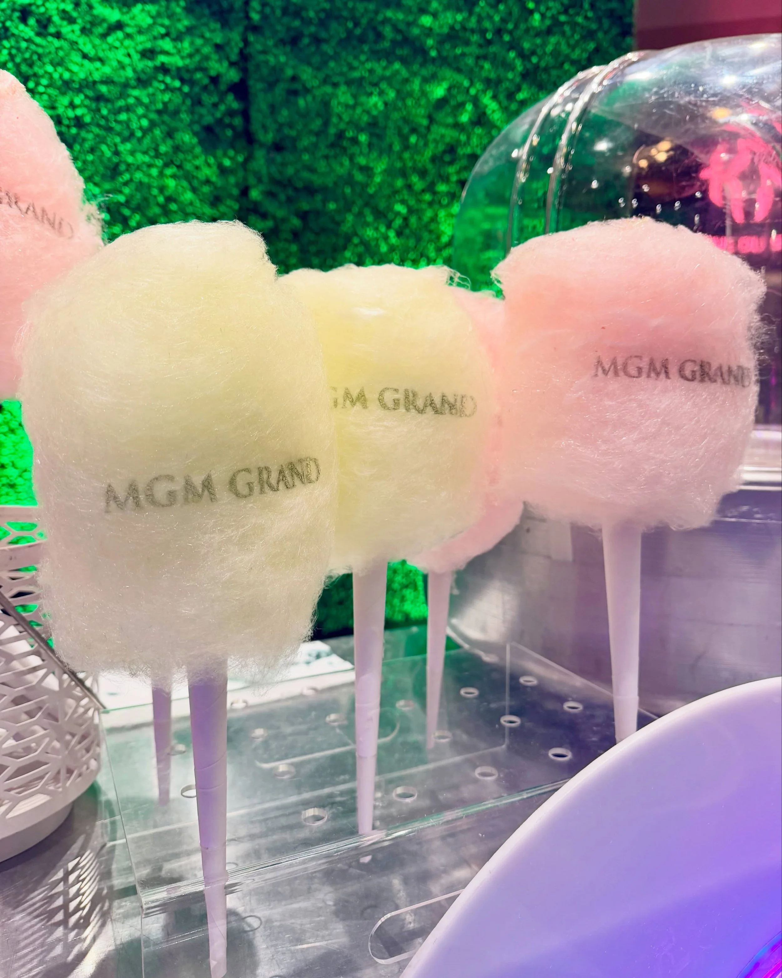 A custom-stamped cotton candy experience for MGM Grand&rsquo;s Slot Tournament!

Guests loved receiving fluffy clouds branded with the MGM Grand logo, a crowd favorite that added a fun, memorable touch to the event.

Looking to create a branded desse