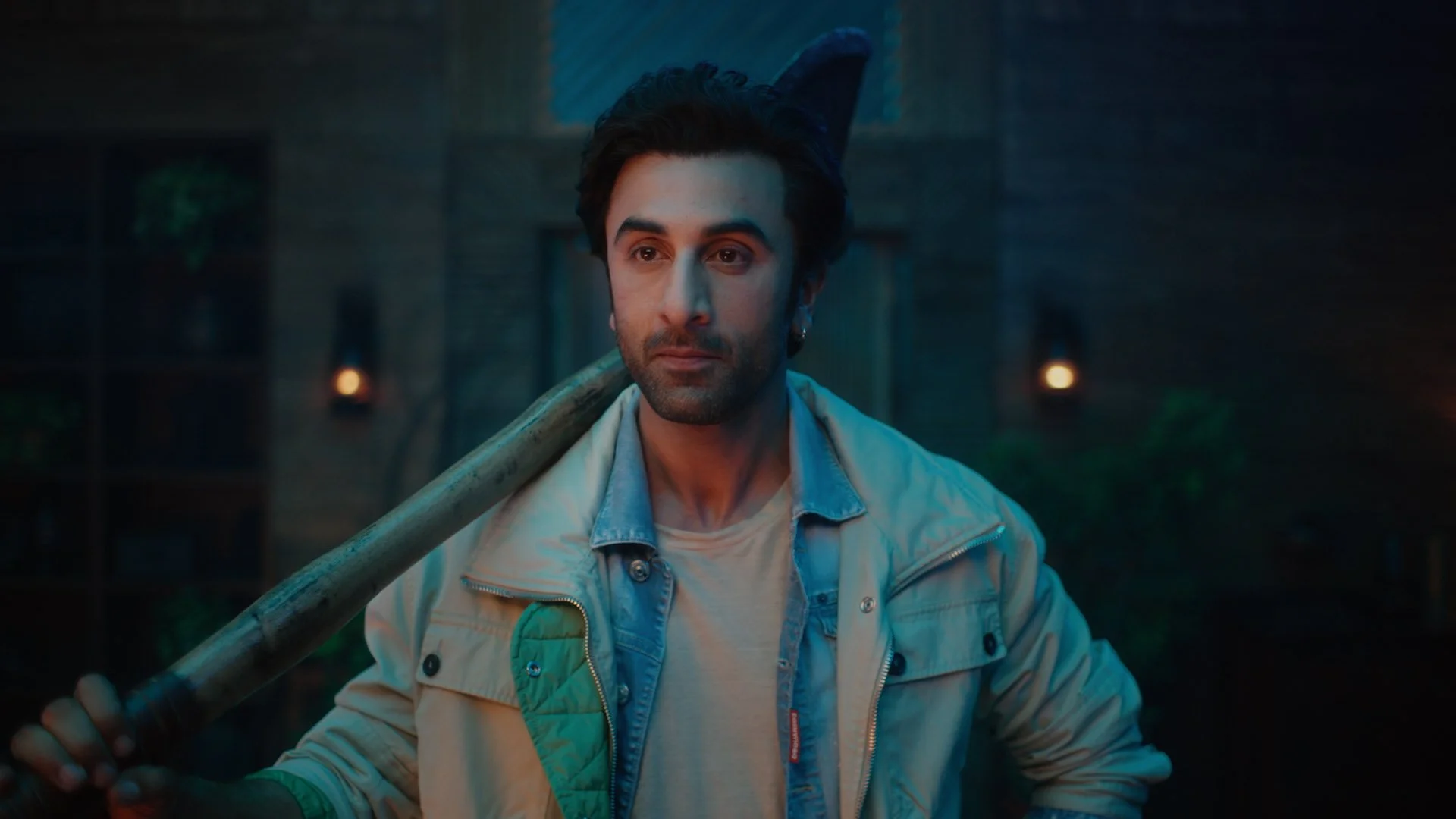 Shamshera Graded Clip.00_00_10_17.Still011.jpg