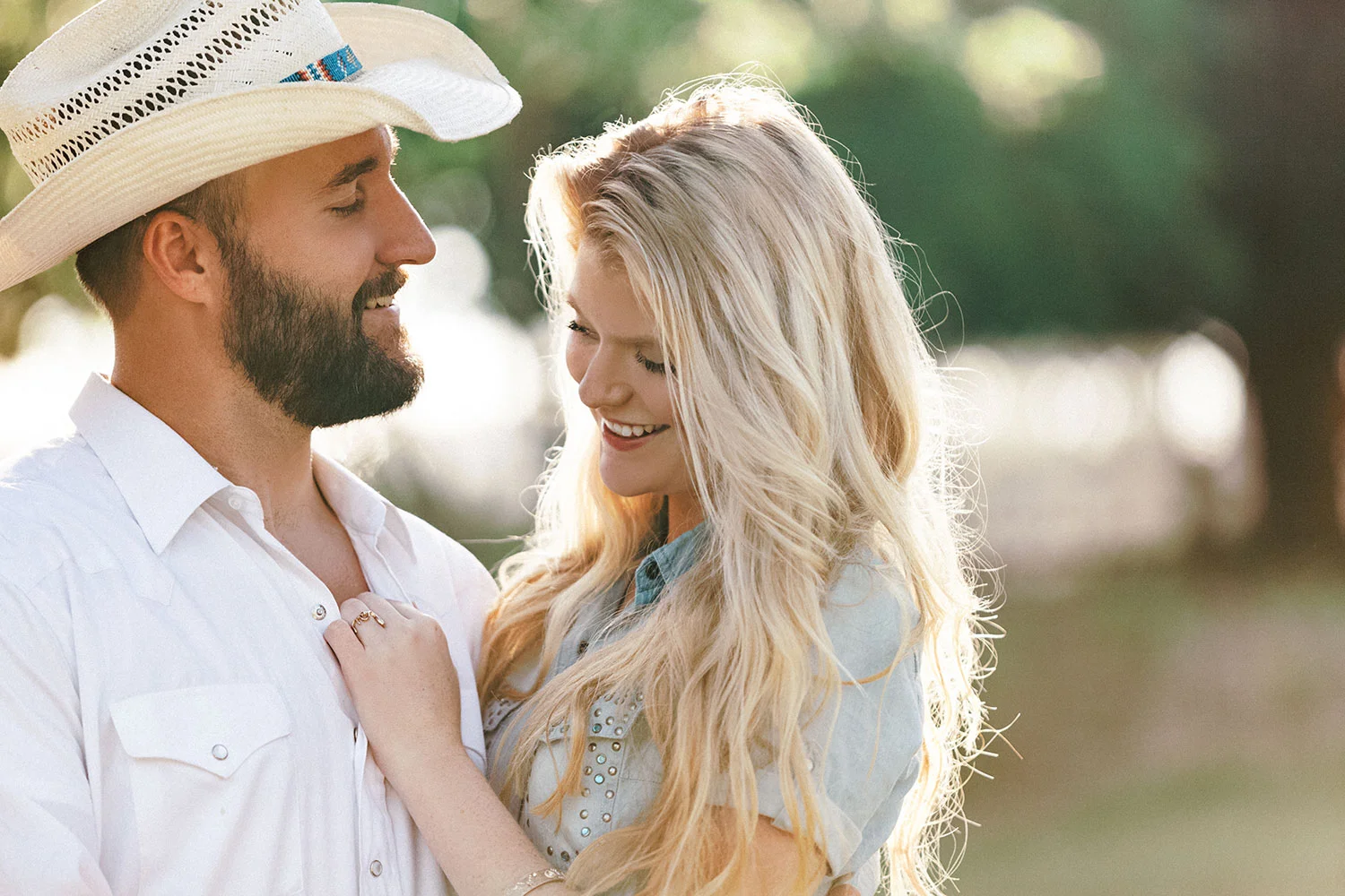 Nikita-and-Wes-Engagement-Session-OPPD-Arboretum-11.jpg