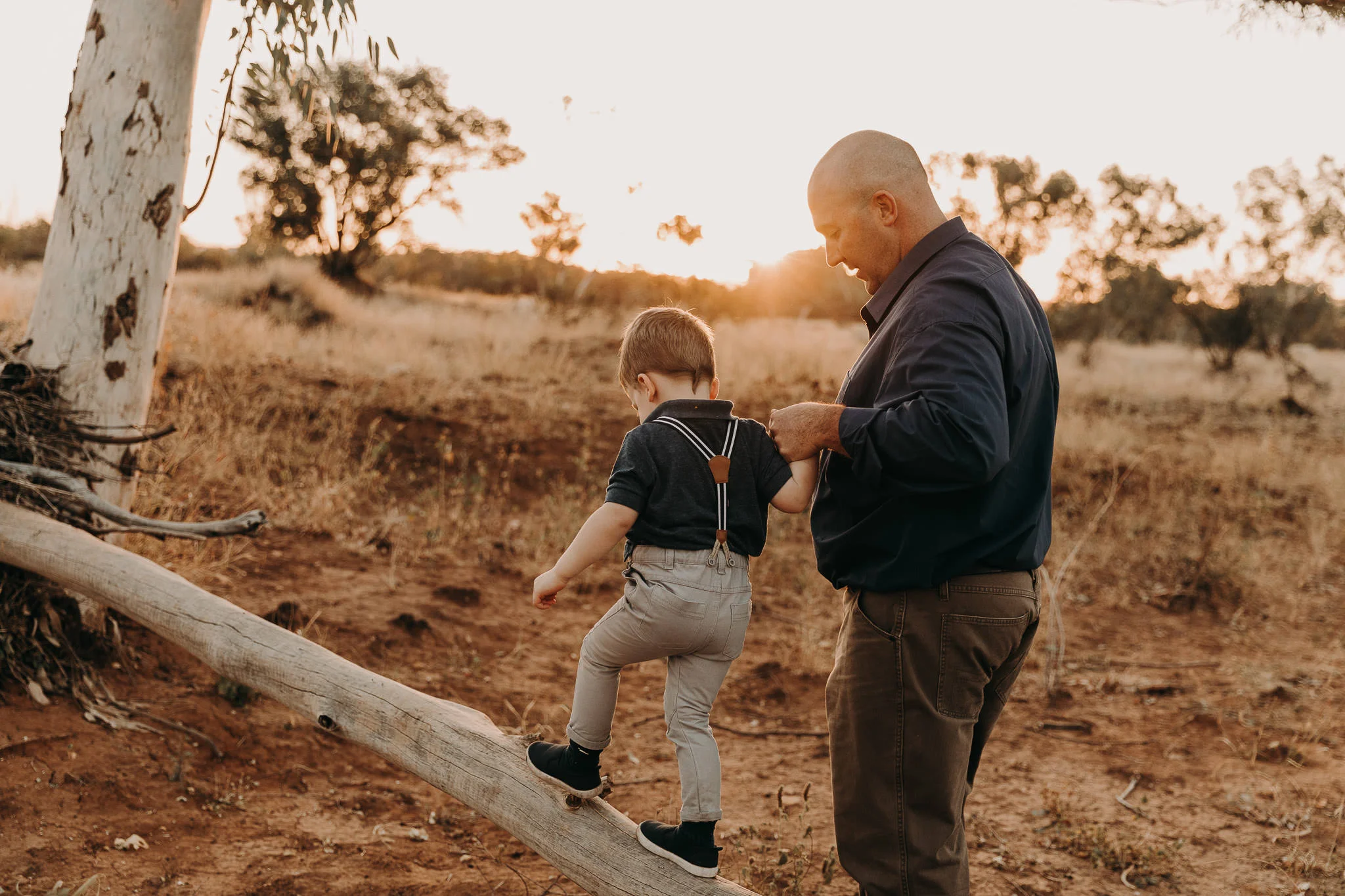outdoor-family-session-mount-isa-24.jpg
