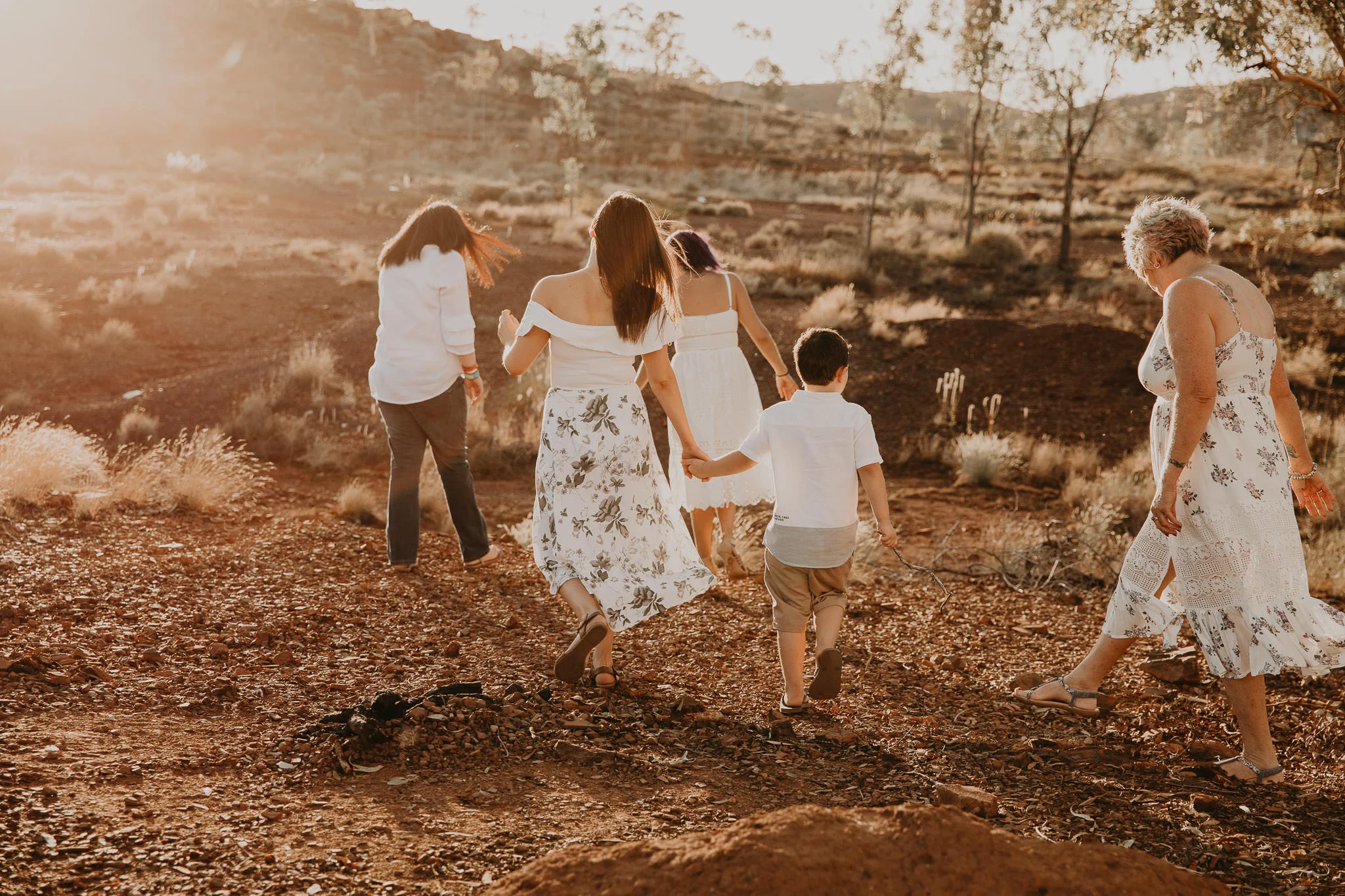 outdoor-family-session-mount-isa-31.jpg