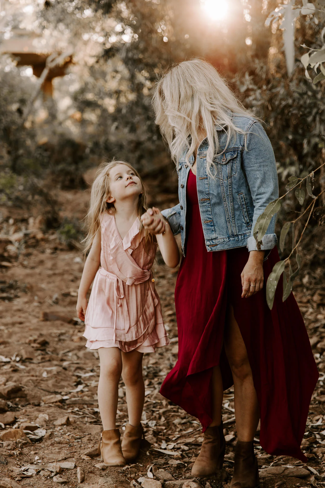 outdoor-motherhood-session-mount-isa15.jpg