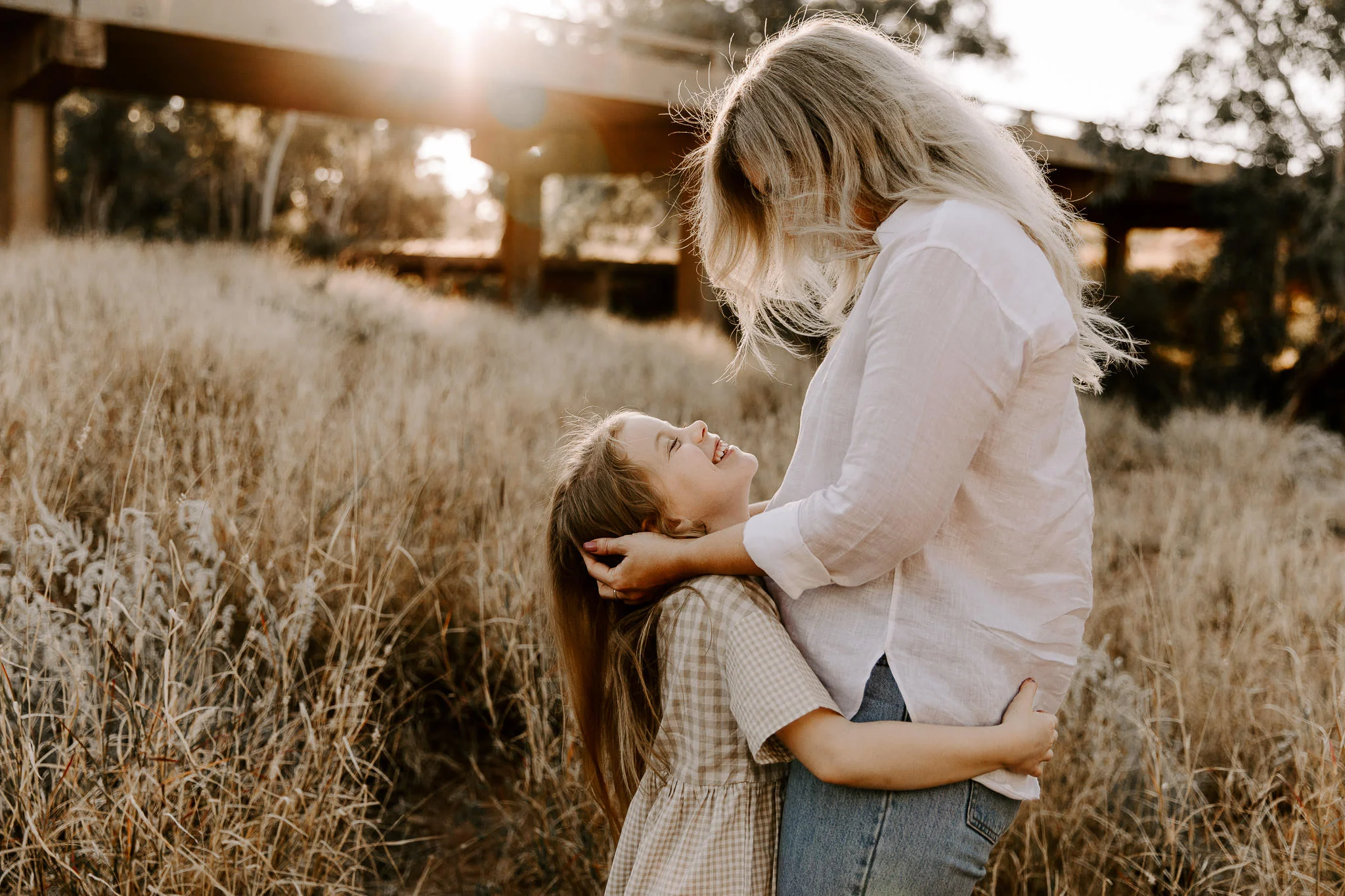 outdoor-motherhood-session-mount-isa16.jpg
