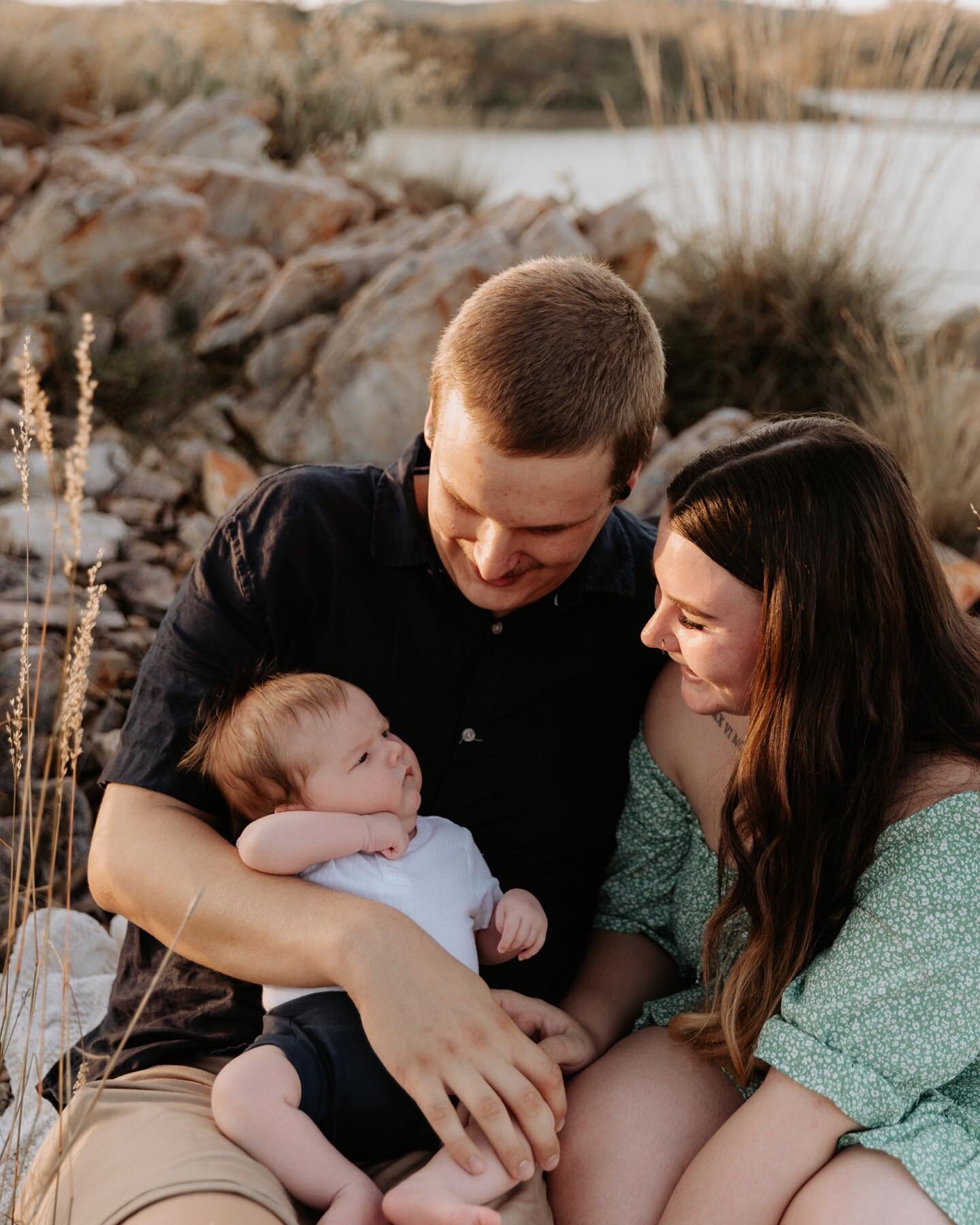 Hannah, Aidan &amp; Baby Noah

Absolutely adored photographing this beautiful little family 🤍