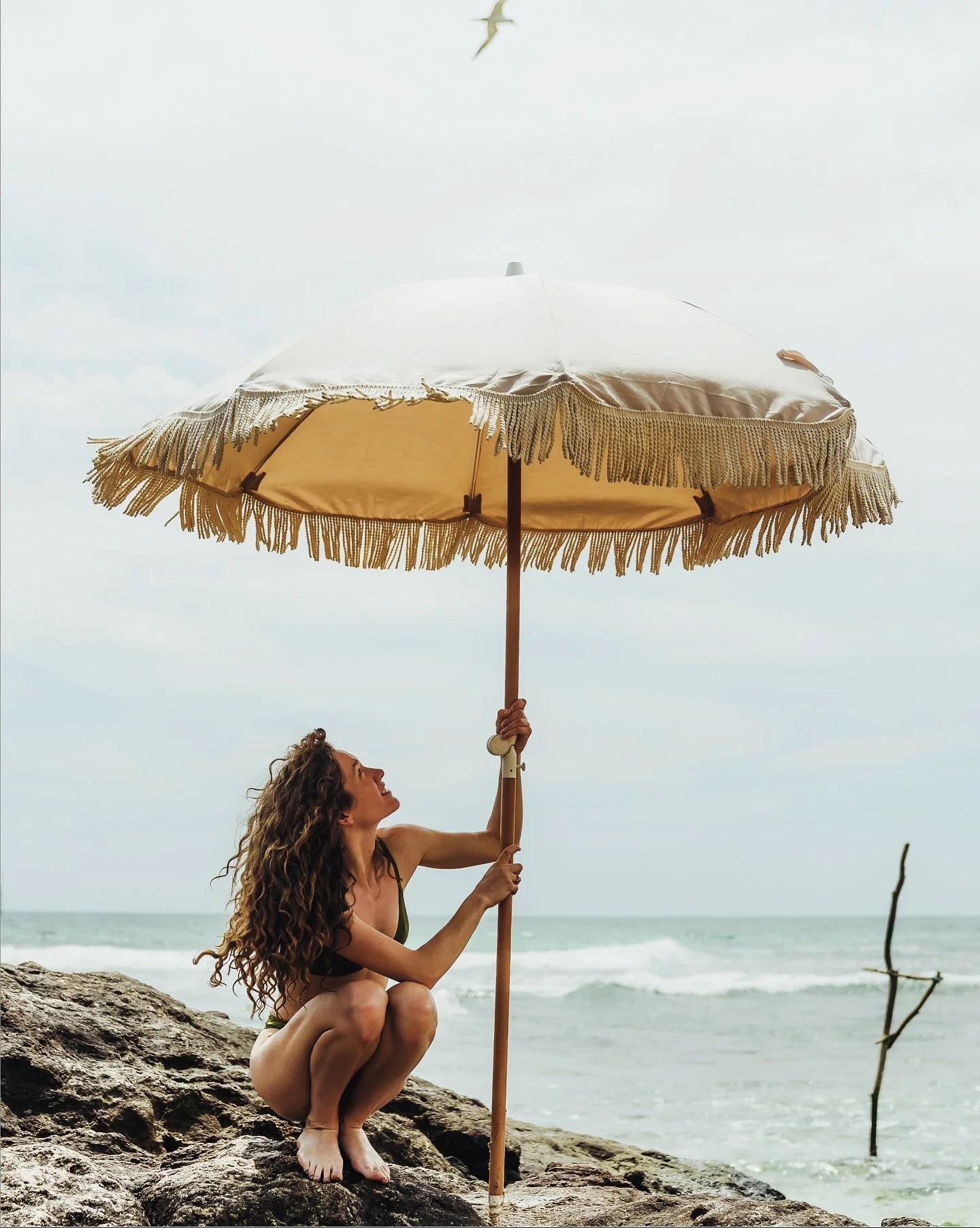 Warmer days ahead. See you by the ocean
☀️

Captured by @aina_elias for Layback