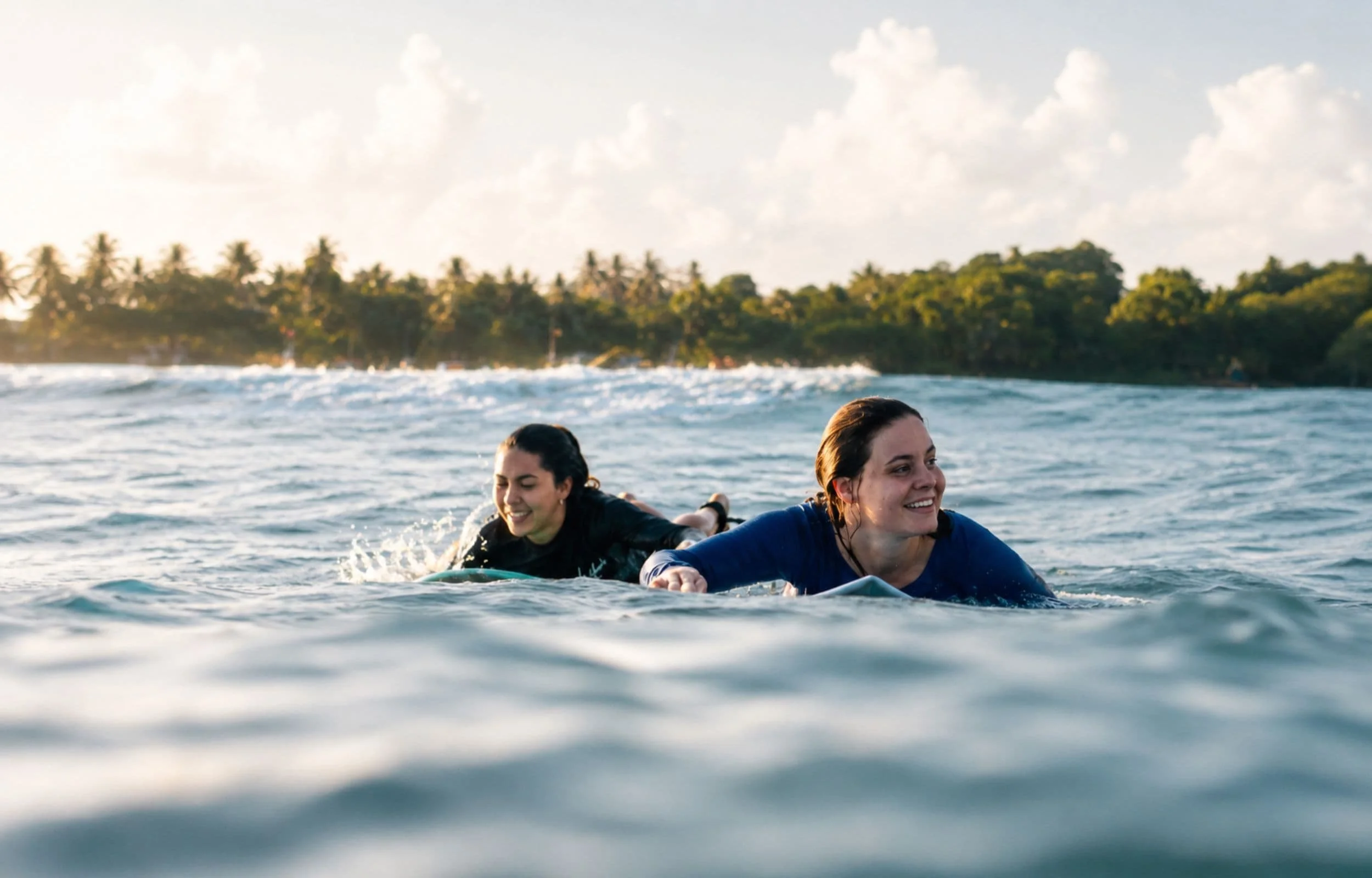 Strong intermediate surf photograph with an open face and visible manoeuvre in Sri Lanka